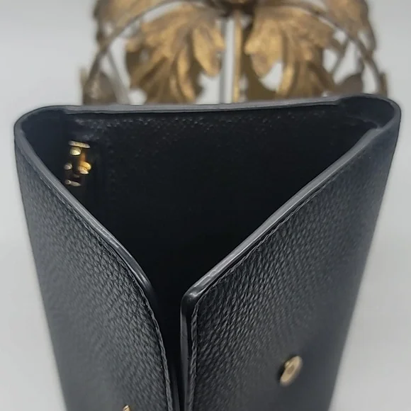 COACH Essential Medium Flap Wallet in Pebbled Leather LIKE NEW retail $1… - Picture 7 of 11